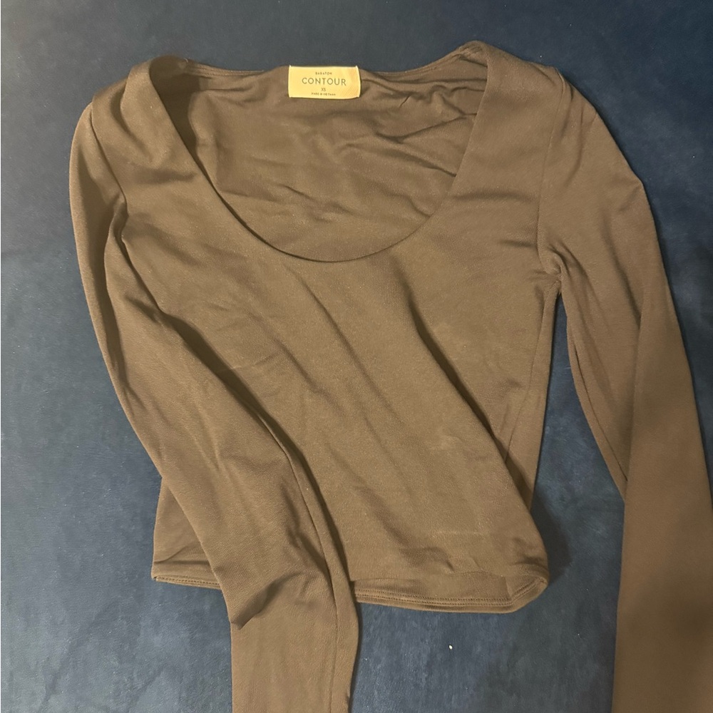 Babaton Black Scoopneck Cropped Long Sleeve Top